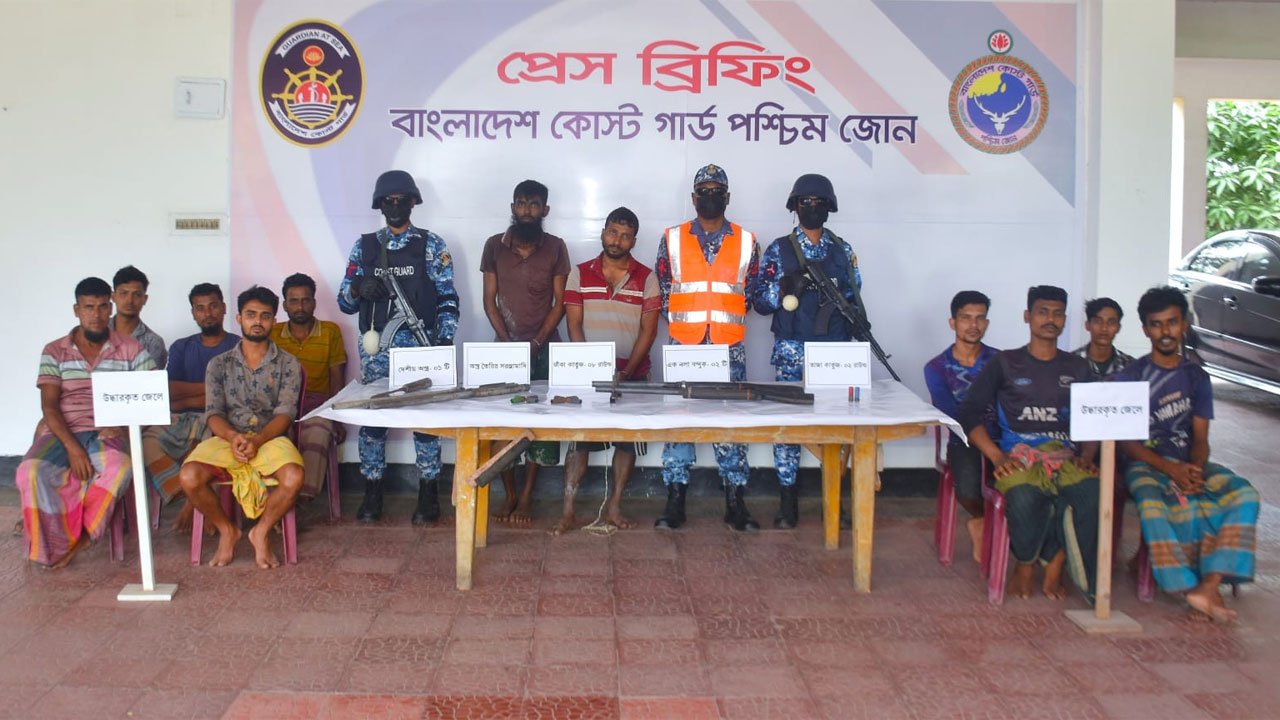 2 associates of Ranga Bahini arrested, 9 fishermen rescued in Sundarbans