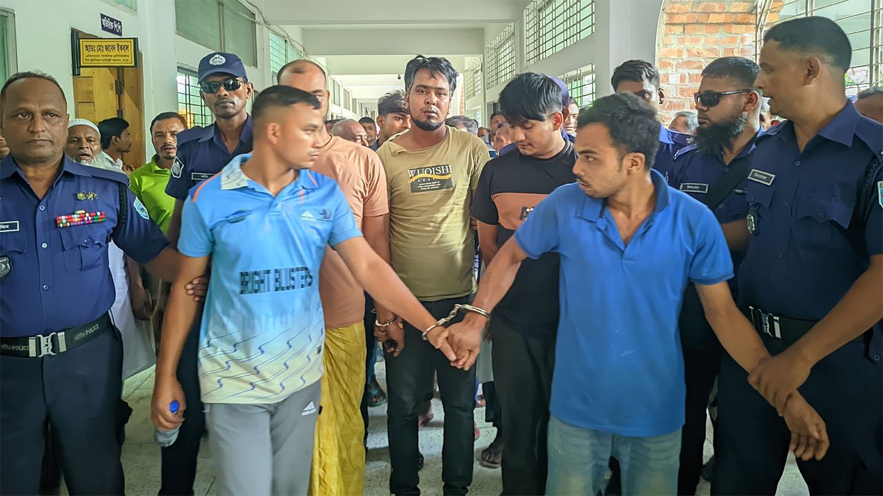 5 accused arrested in court.