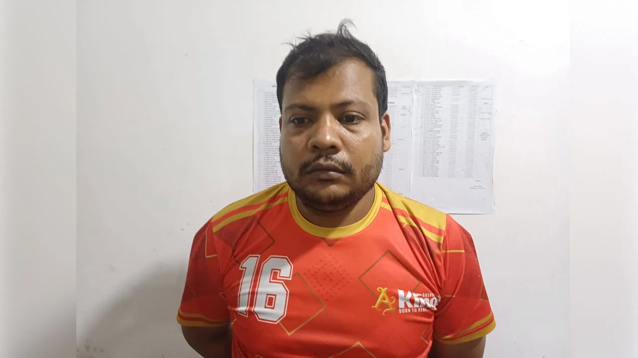 আশুলিয়ায় নিষিদ্ধ সংগঠন ছাত্রলীগ নেতা গ্রেফতার