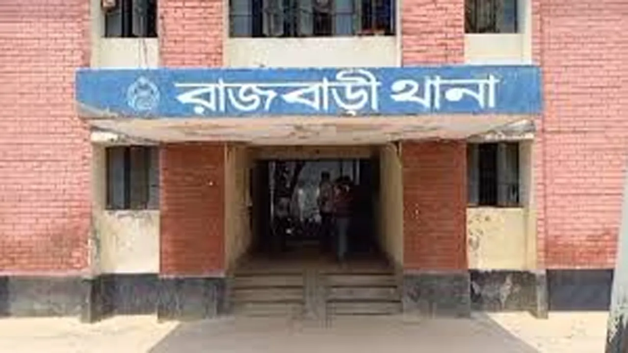 রাজবাড়ীতে মোটরসাইকেলচাপায় নারীর নিহত