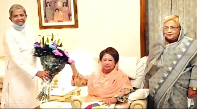 ড. ইউনূসের সাথে বিরোধ নয়, আলোচনা করুন