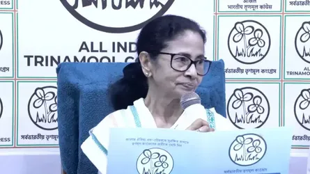 মমতা ব্যানার্জির রাজনৈতিক ভবিষ্যৎ এখন কোন পথে