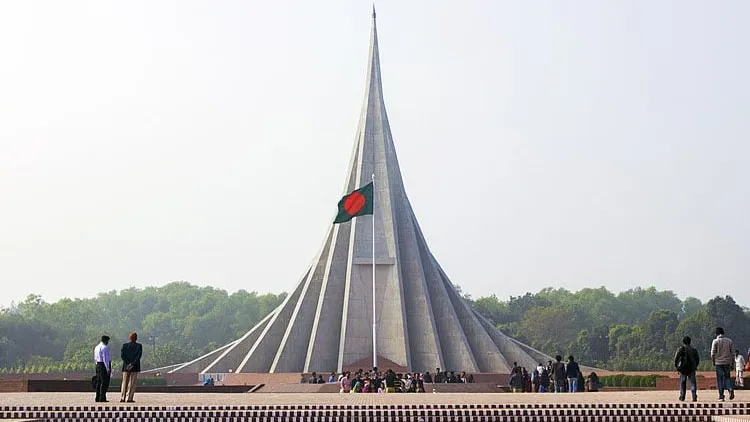 স্মৃতিসৌধে ফুলের বাগানে ক্ষতি সাধন না করার আহ্বান