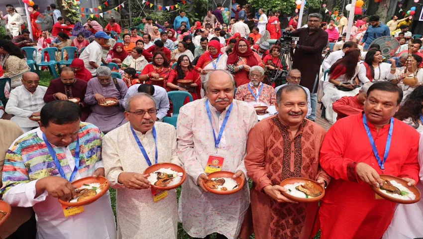 সাংস্কৃতিক বহুত্ববাদ না বুঝে নববর্ষের গায়ে কেউ কেউ নানা মতের মুখোশ পরাতে চায় : তথ্যমন্ত্রী