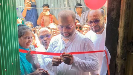 গৃহহীন হীরা আক্তারকে ঘর নির্মাণ করে দিলেন পরিবেশ প্রতিমন্ত্রী