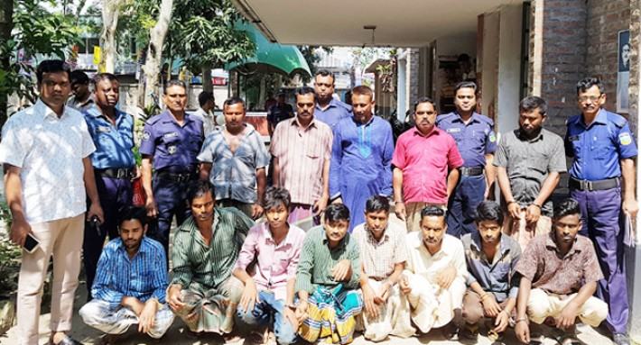 ত্রিশালে পুলিশের বিশেষ অভিযানে ডাকাতসহ আটক ১৪