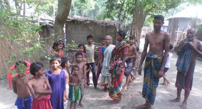 বালিয়াকান্দিতে আদিবাসী পল্লীতে দফায় দফায় হামলায় আহত ৬