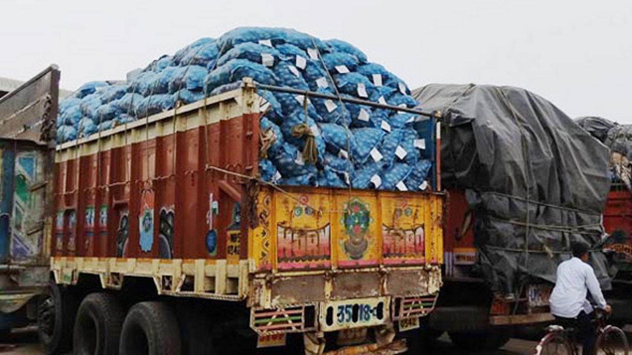 45 tons of onions imported through Benapole