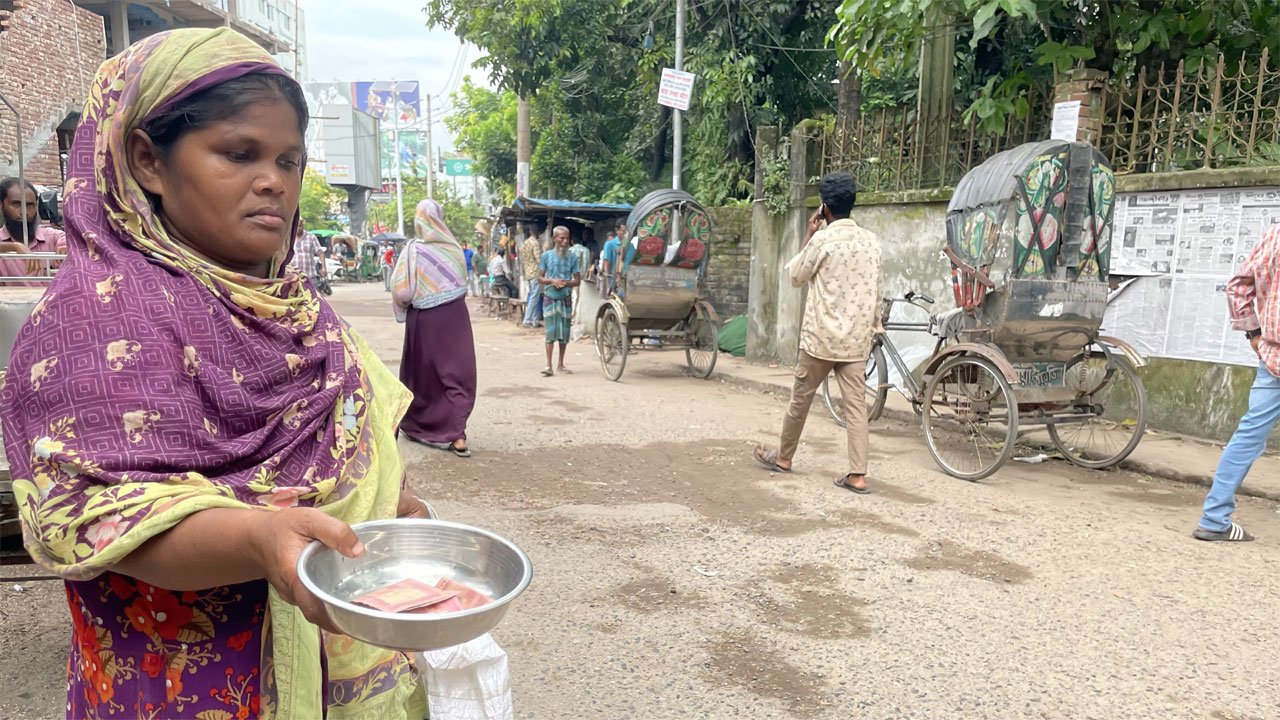 Mahinur Begum on the road to free her son