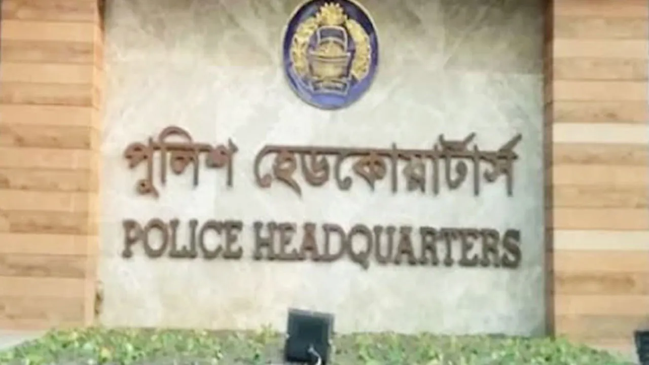 নিরাপত্তার জন্য বড় হুমকি   পুলিশের লুণ্ঠিত অস্ত্র