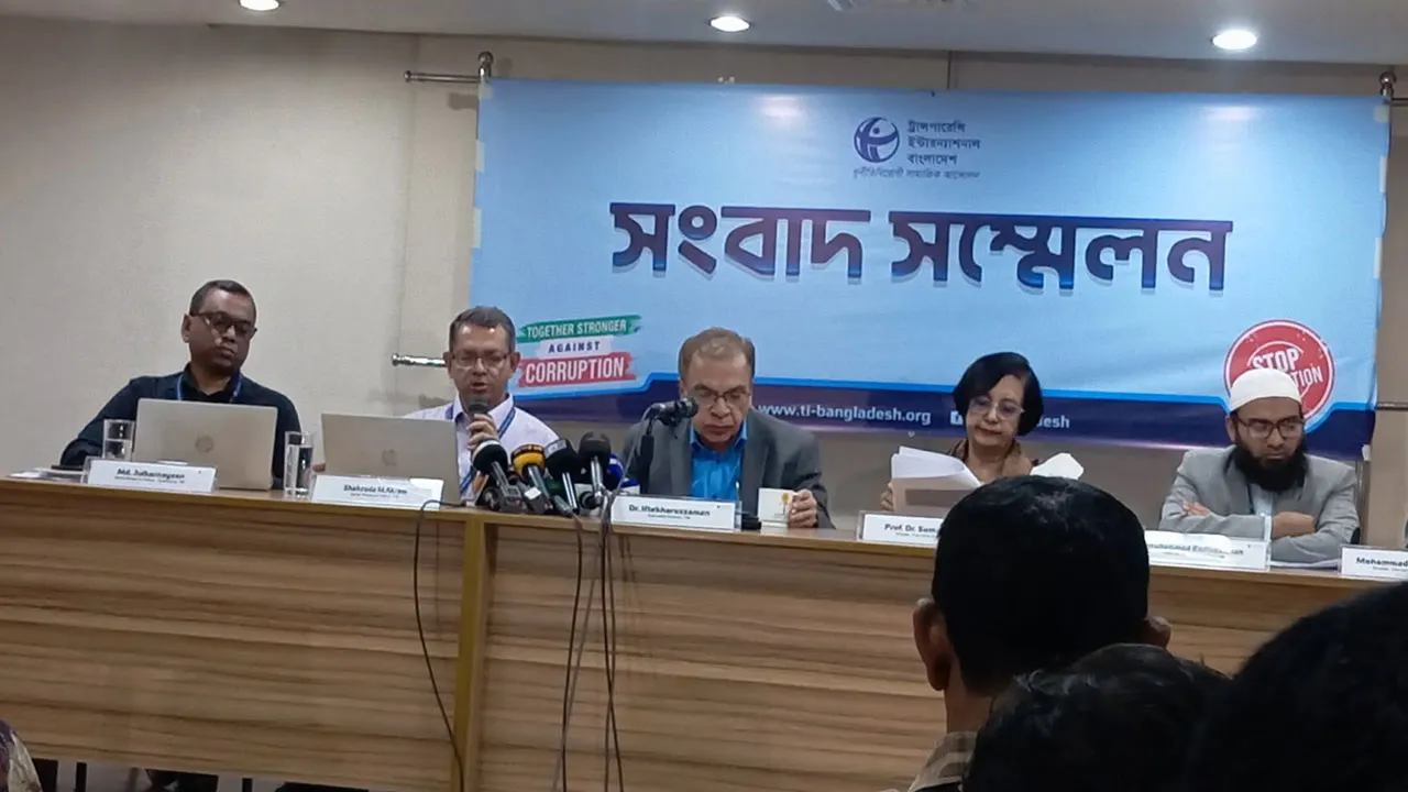 ১১ মাসে পুলিশের বিরুদ্ধে ৭৬১ মামলা হয়েছে