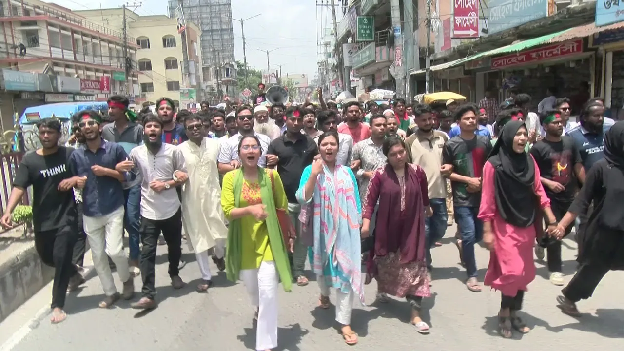 ‘মানুষ মারার অধিকার, কে দিলো রে জানোয়ার’ শ্লোগানে উত্তাল রংপুর