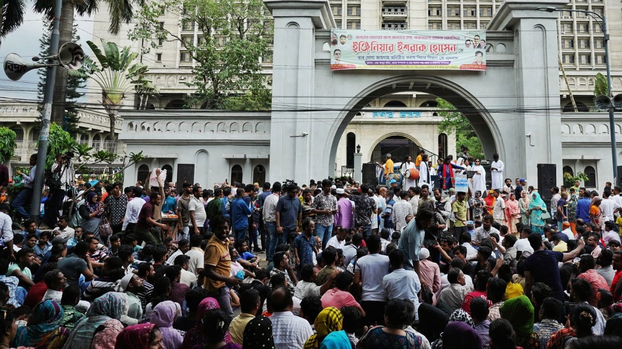 ইশরাক সমর্থকদের বিক্ষোভ অব্যাহত