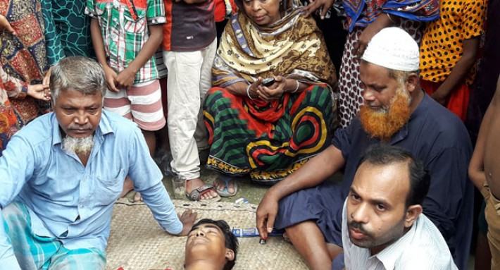 ওঝার হাতে মারা গেল সাপে কাটা যুবক