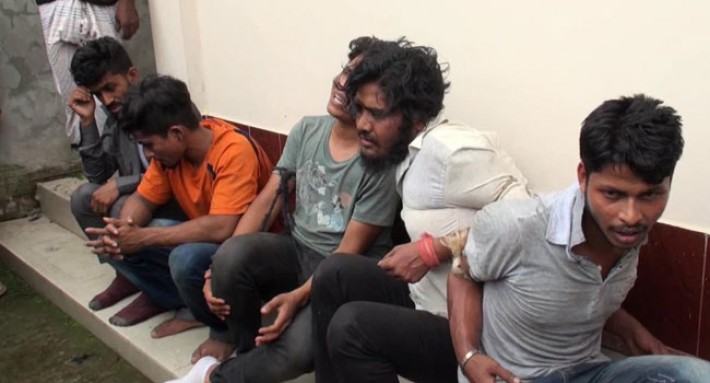 জামাইয়ের উপস্থিত বুদ্ধিতে উদ্ধার পেলেন শ্বশুরও