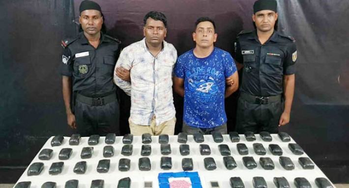 কক্সবাজারে ১ লাখ ইয়াবাসহ স্যুটিং ইউনিটের ১০ জন আটক