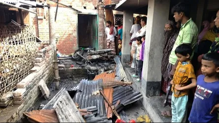 মান্দায় লুটপাটের পর বসতবাড়ি পুড়ানোর অভিযোগে গ্রেফতার ৯