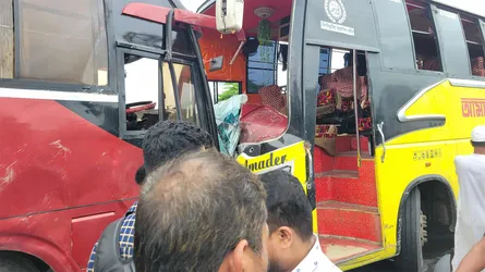 মুকসুদপুরে ২টি বাসের মুখোমুখি সংঘর্ষে আহত ২০