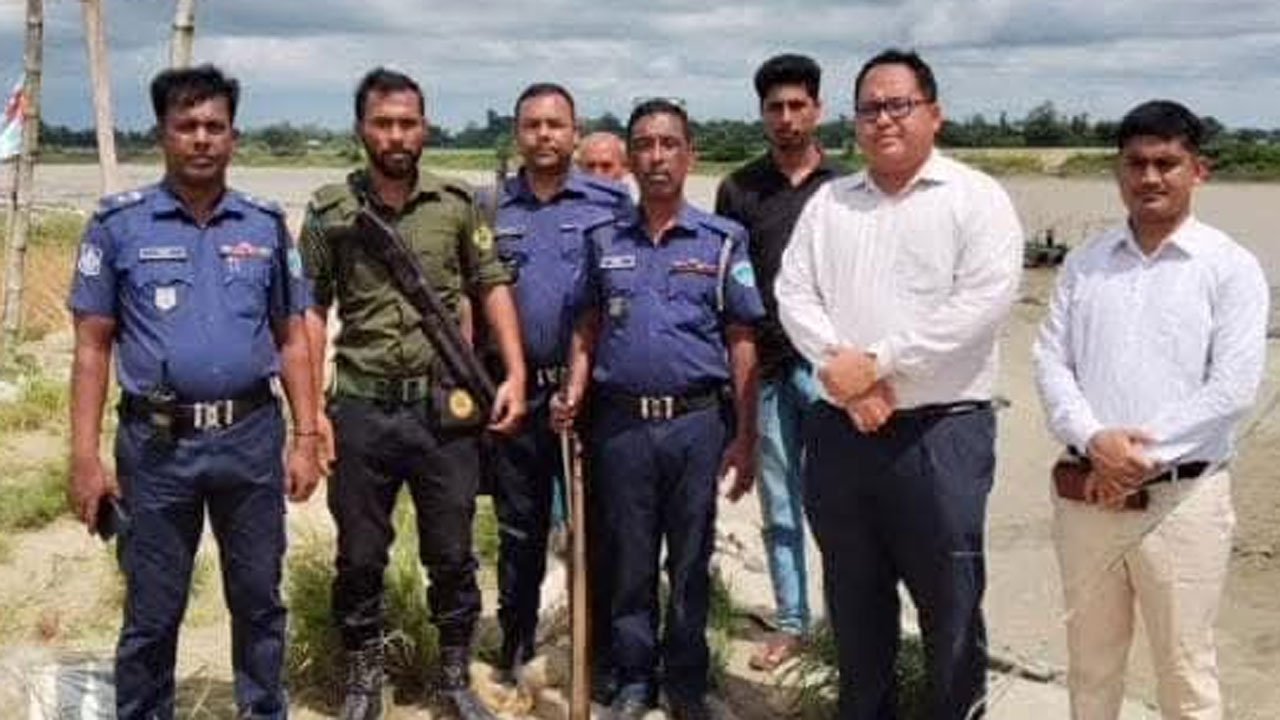 Joint administration operation against illegal sand mining in Feni River