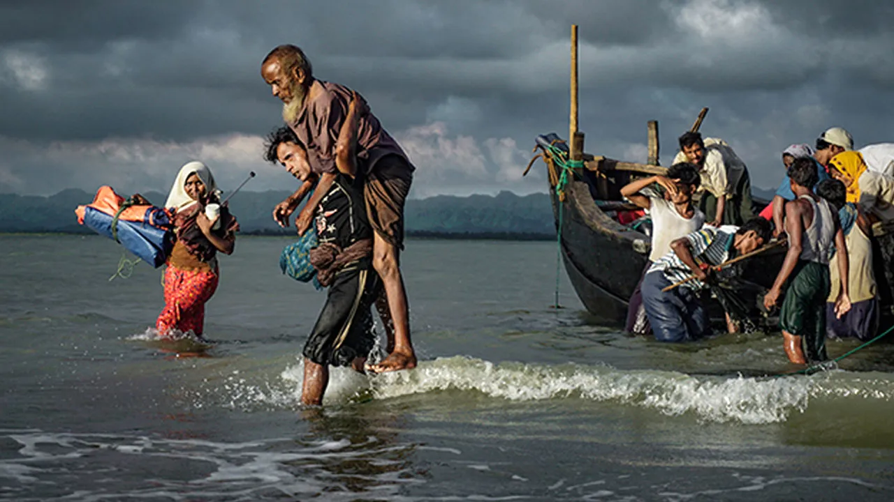 ৪০ রোহিঙ্গাকে সমুদ্রে ফেলে দিলো ভারত