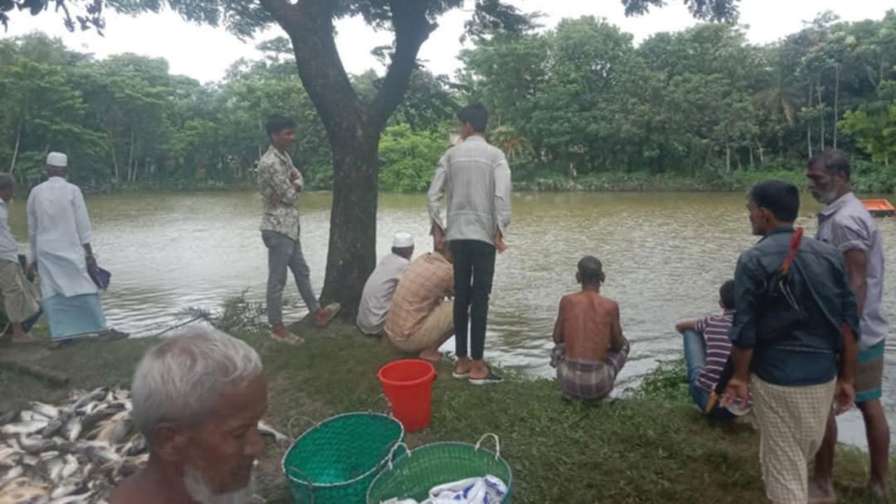 Allegations of poisoning in pond