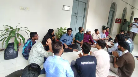 জকসুর দাবিতে ভিসির কক্ষের সামনে ‘ব্রেক দ্য সাইলেন্স’ কর্মসূচি