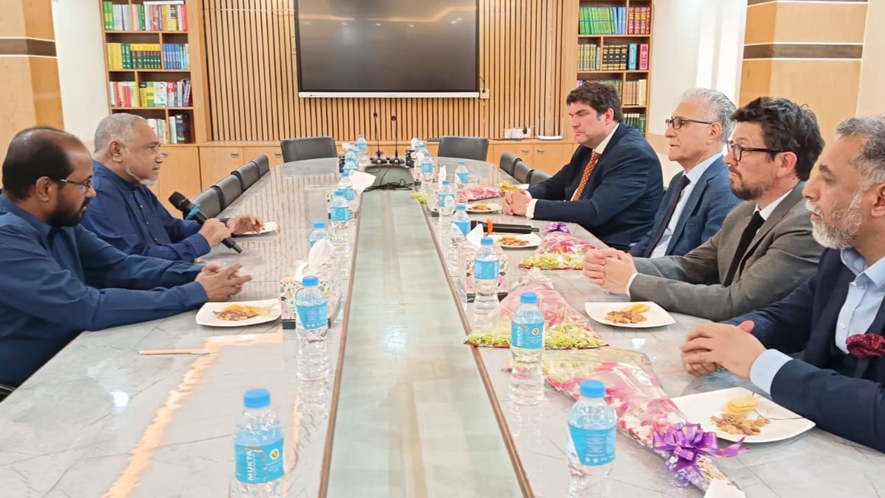 Delegation of international human rights organizations with Jamaat leaders