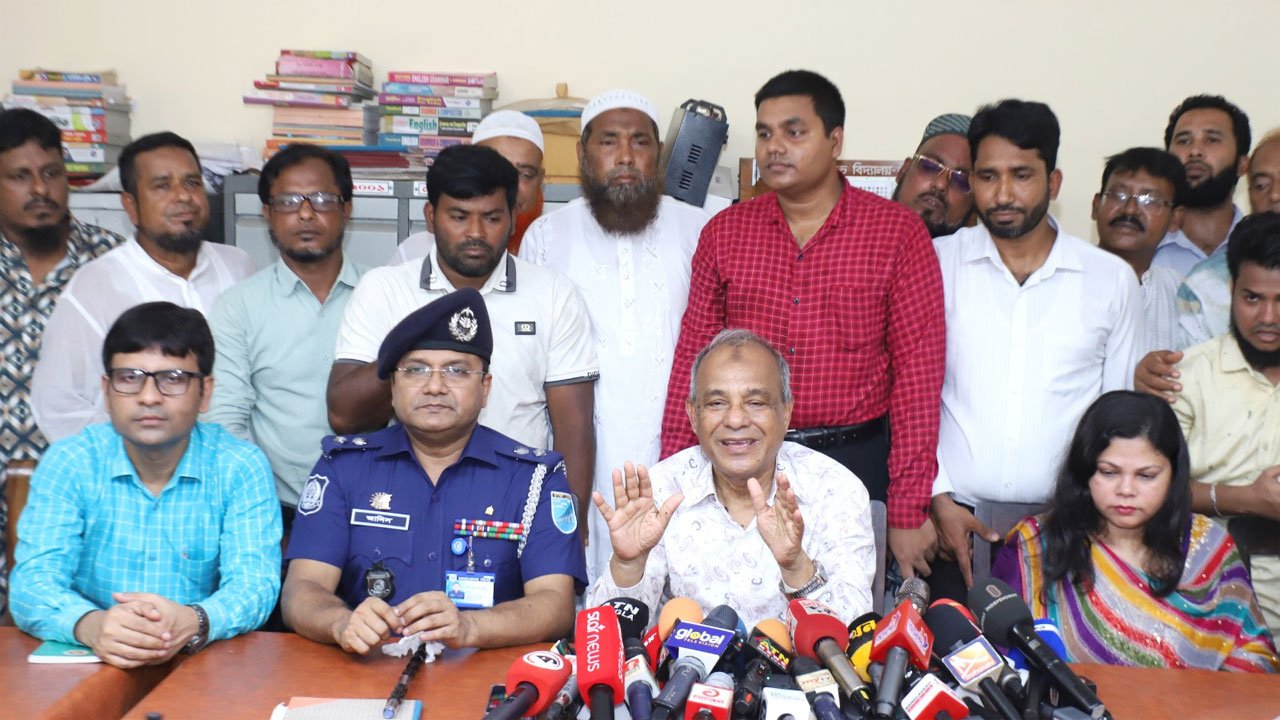 Home Affairs Advisor briefs journalists after visiting Tegharia High School (No. 3) polling station in Keraniganj