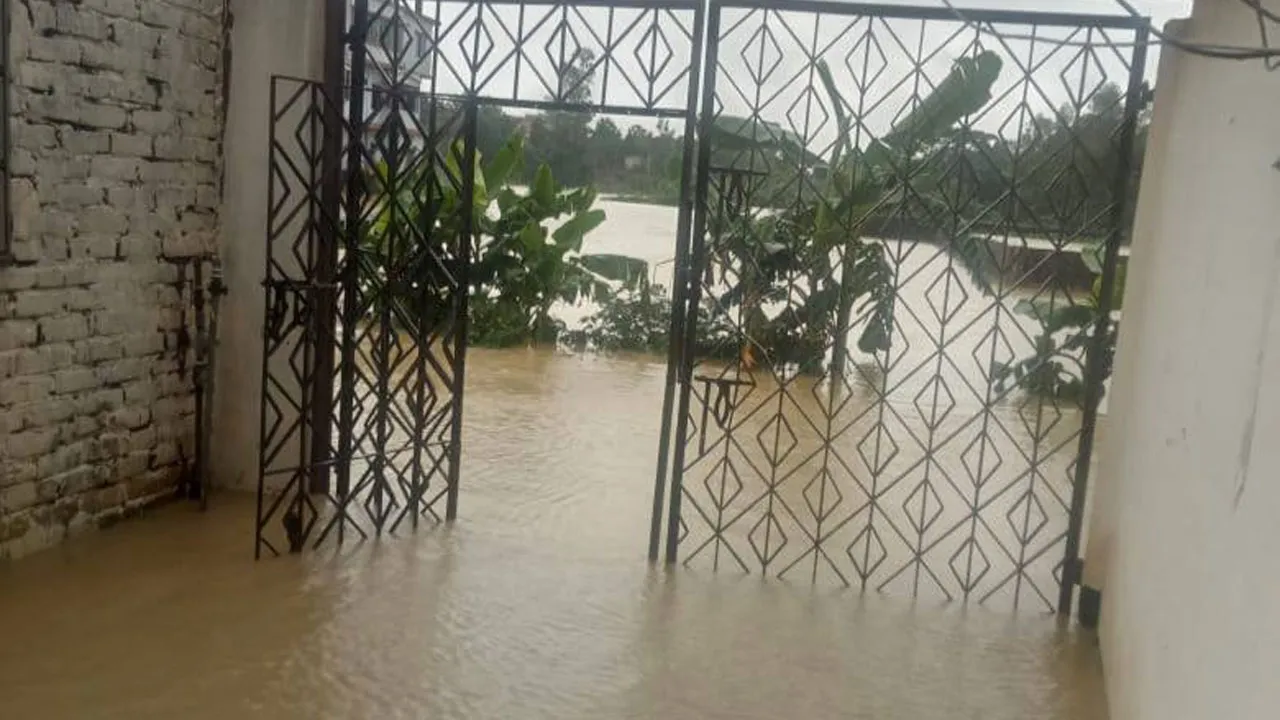 আবারো টানা ভারি বর্ষণে মিরসরাইয়ে নিম্নাঞ্চল প্লাবিত
