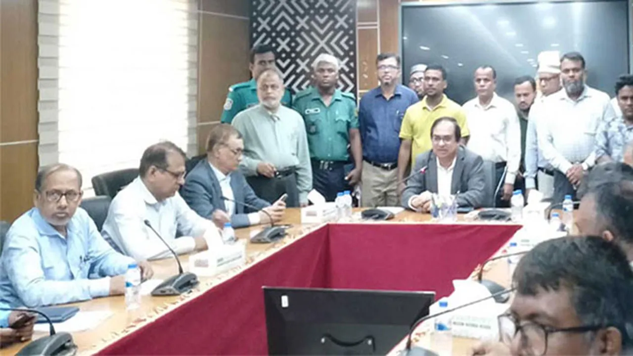 কর্মচারীদের দাবি প্রধান উপদেষ্টাকে অবহিত করবেন মন্ত্রিপরিষদ সচিব