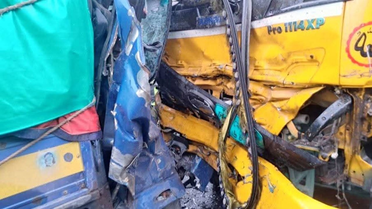 Driver killed in head-on collision between two trucks in Ishwardi