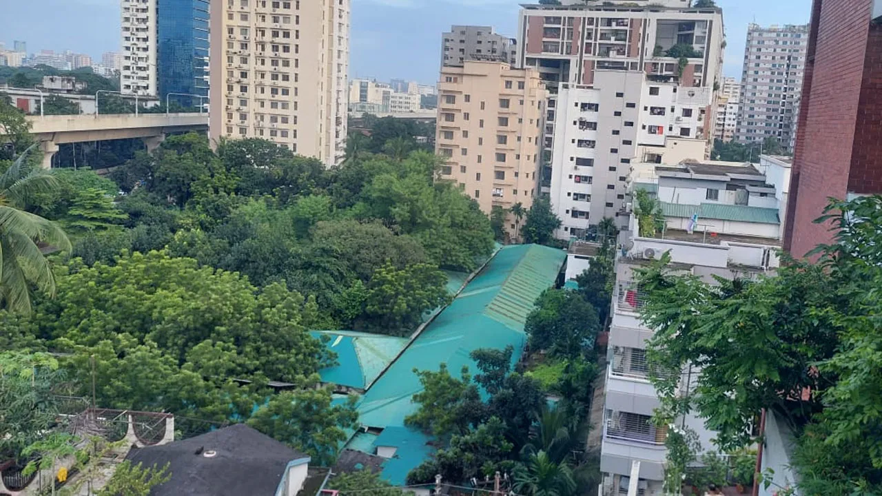 বায়ুদূষণে শীর্ষে জাকার্তা, ঢাকার বাতাস ‘মাঝারি’