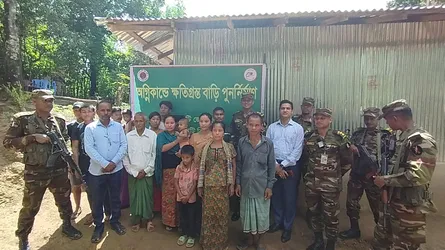 আগুনে পুড়া ক্যাথোয়াইচিংকে ঘর দিল সেনাবাহিনী