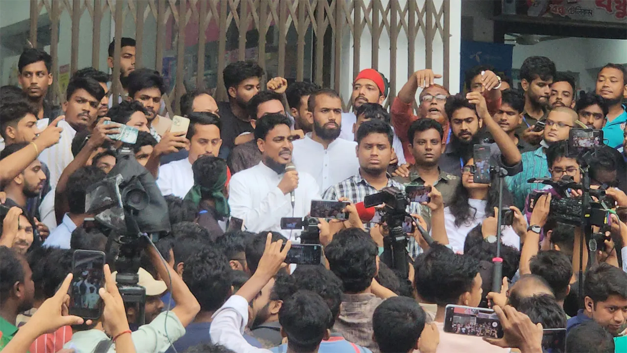 ‘গণহত্যার নির্দেশদাতা শেখ হাসিনাকে আশ্রয় দিয়েছে মোদি সরকার’