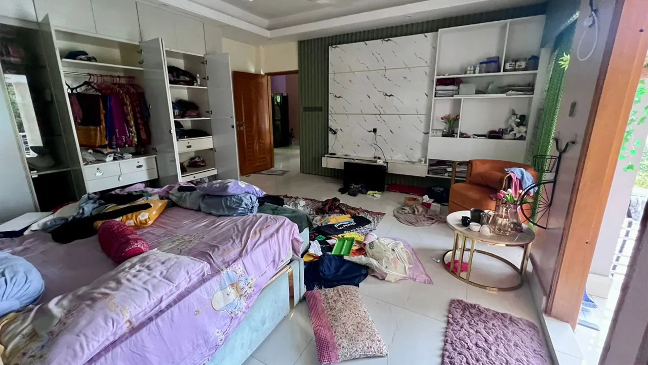 শ্রীপুরে চিকিৎসক দম্পতির বাড়িতে ডাকাতি