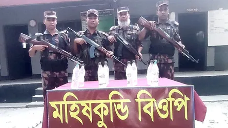 ৭ লাখ টাকার মাদক ও অস্ত্রসহ একজন আটক