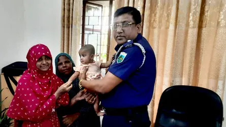 বিক্রি হওয়া শিশুকে উদ্ধার করে মায়ের কোলে ফিরিয়ে দিলো পুলিশ