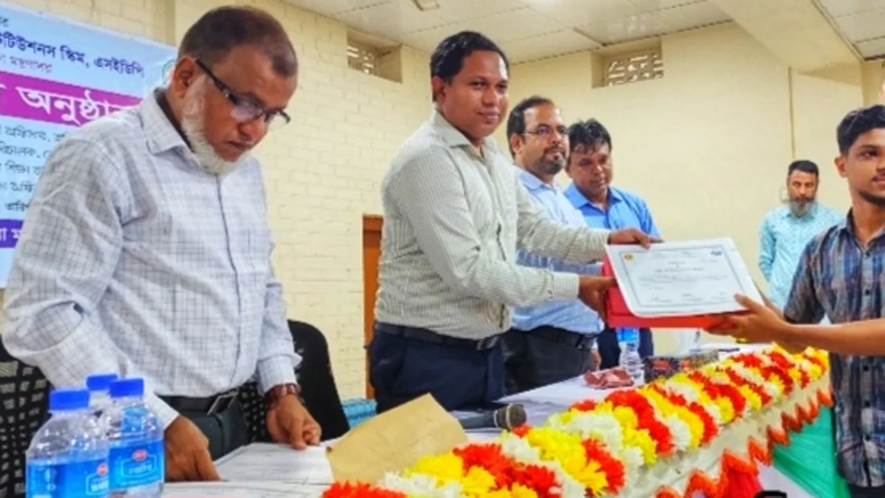 জকিগঞ্জে কৃতি শিক্ষার্থীদের মধ্যে পুরস্কার বিতরণ