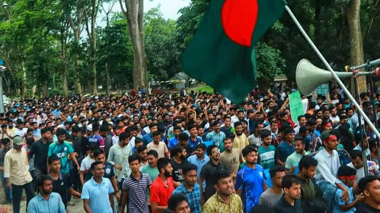 রাজশাহীতে অনলাইনে আন্দোলনের প্রস্তুতি নিচ্ছিলেন যোদ্ধারা