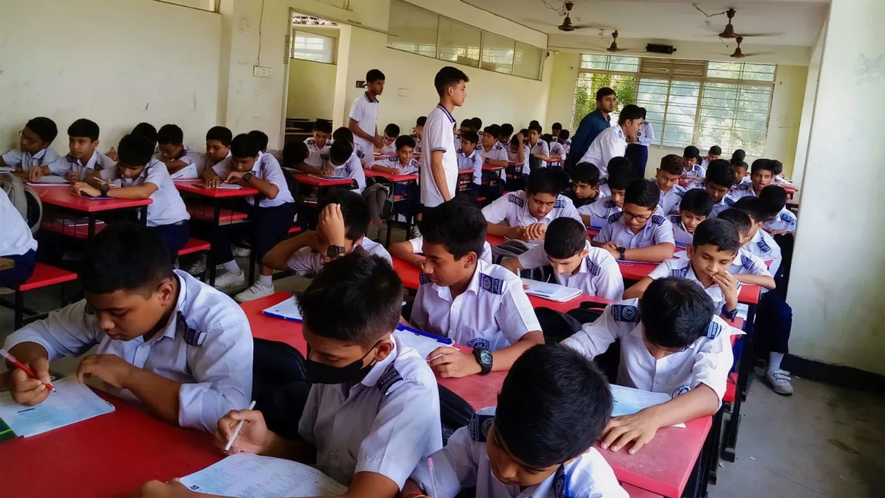 ফুলকুঁড়ি আসরের ‘মাইন্ড ম্যারাথন’ মাতালো ফেনীর শিক্ষাঙ্গন
