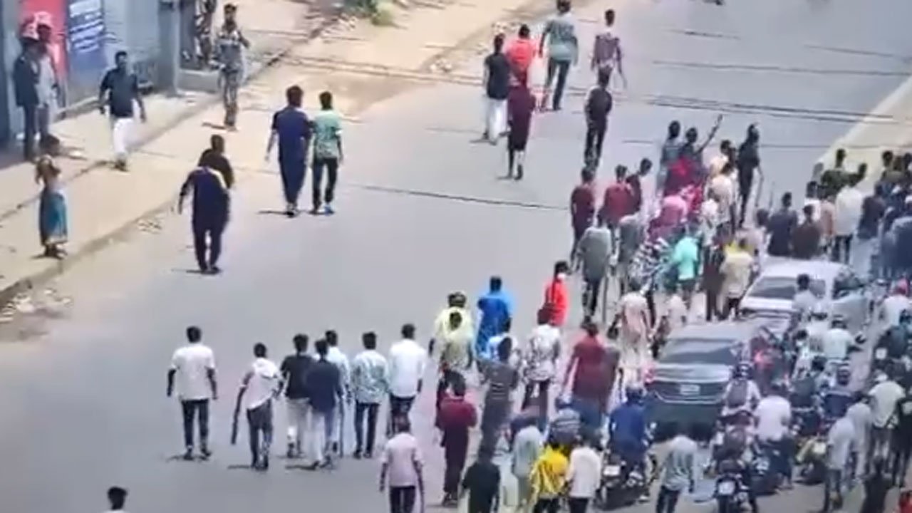Two groups clash over fake business