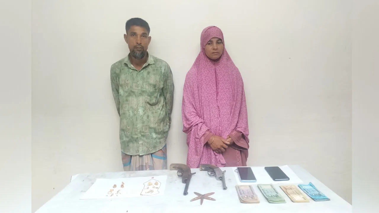 লোহাগাড়ায় অভিযানে অস্ত্রসহ ডাকাত দম্পতি গ্রেফতার