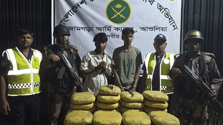 আশুলিয়ায় গাঁজাসহ ৩ মাদককারবারি আটক