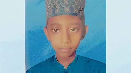 ডুমুরিয়ায় ট্রাকচাপায় মাদরাসা ছাত্র নিহত