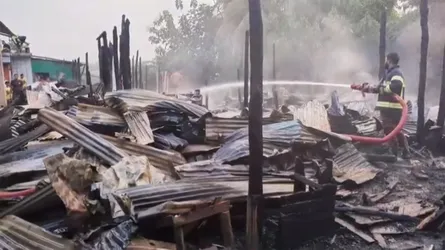 বান্দরবানে আগুনে ১৩ দোকান ও বসতঘর পুড়ে ছাই