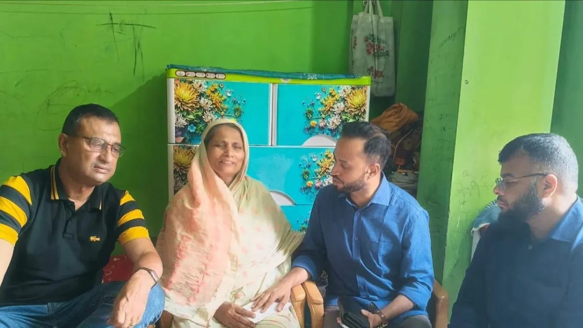 গুম হওয়া ছাত্রদল নেতা আলামিনের মায়ের খোঁজ নিলেন প্রধানমন্ত্রী