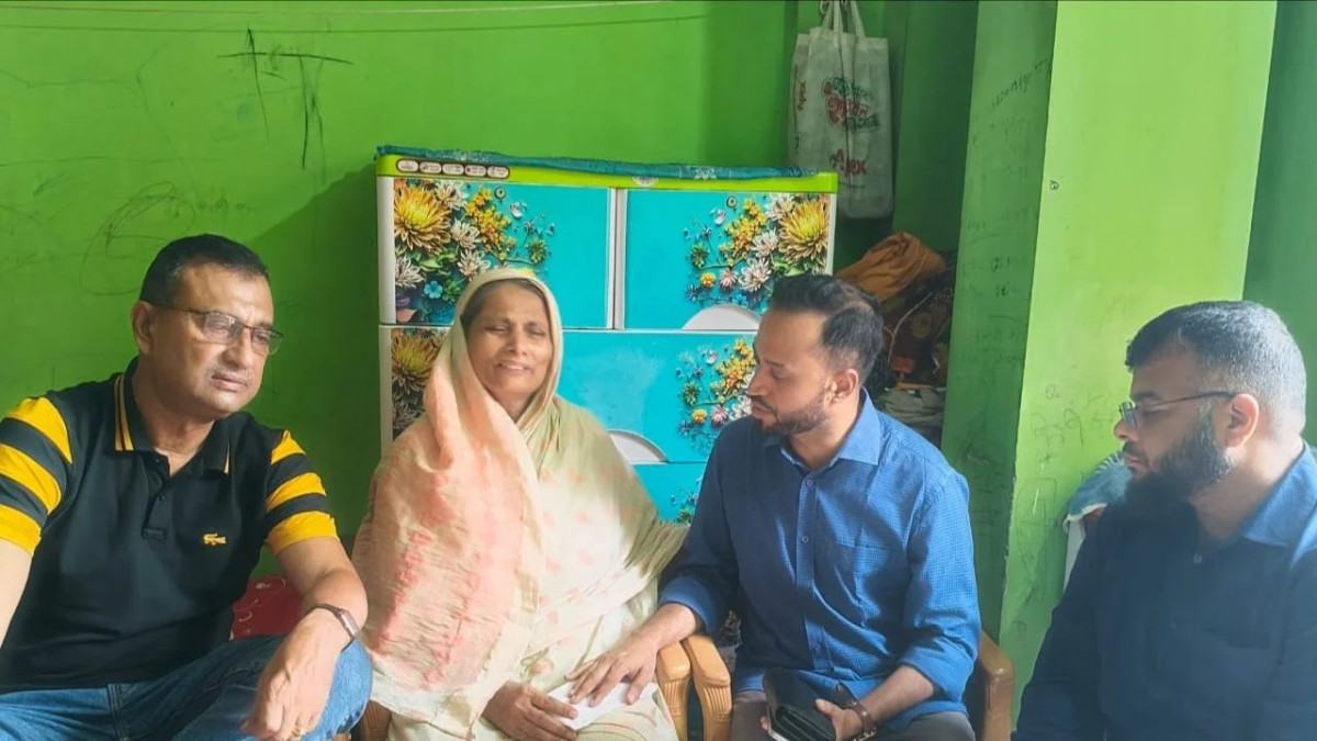 গুম হওয়া ছাত্রদল নেতা আলামিনের মায়ের খোঁজ নিলেন প্রধানমন্ত্রী