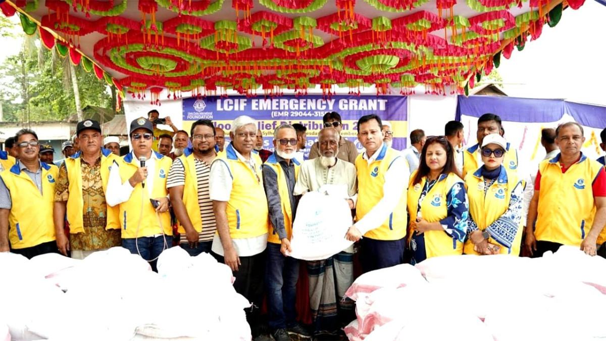 সিলেটের দুই উপজেলার বন্যাদুর্গত দেড় হাজার পরিবারের মাঝে ত্রাণসামগ্রী বিতরণ