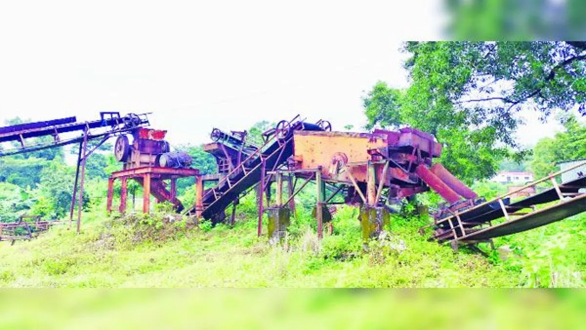 জাফলংয়ে বন্ধ ক্রাশার মিল বিপাকে ব্যবসায়ী-শ্রমিক