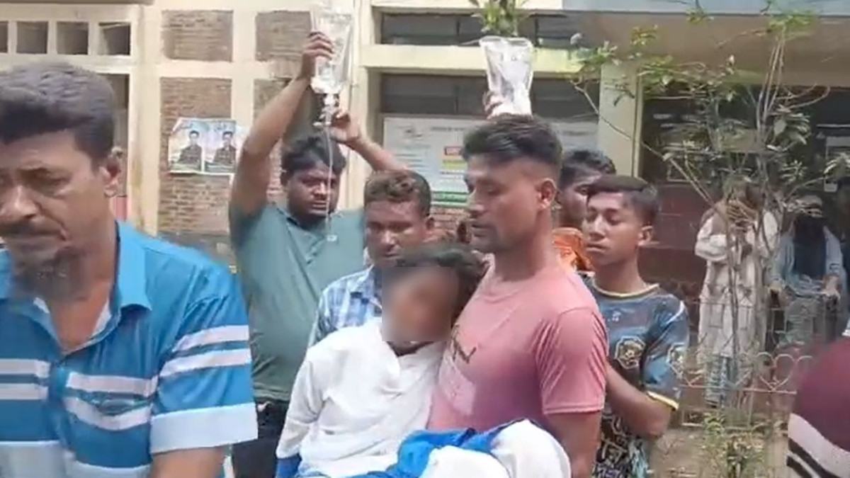 নোয়াখালীতে এক বিদ্যালয়ের ৫০ শিক্ষার্থী অসুস্থ, তদন্ত কমিটি গঠন